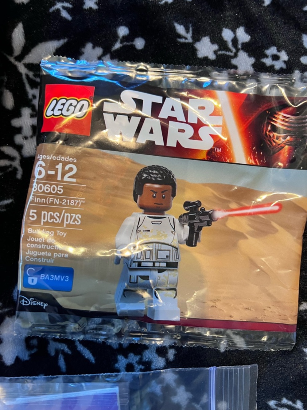LEGO Star Wars Finn Minifigure, X-Wing & misc LEGO